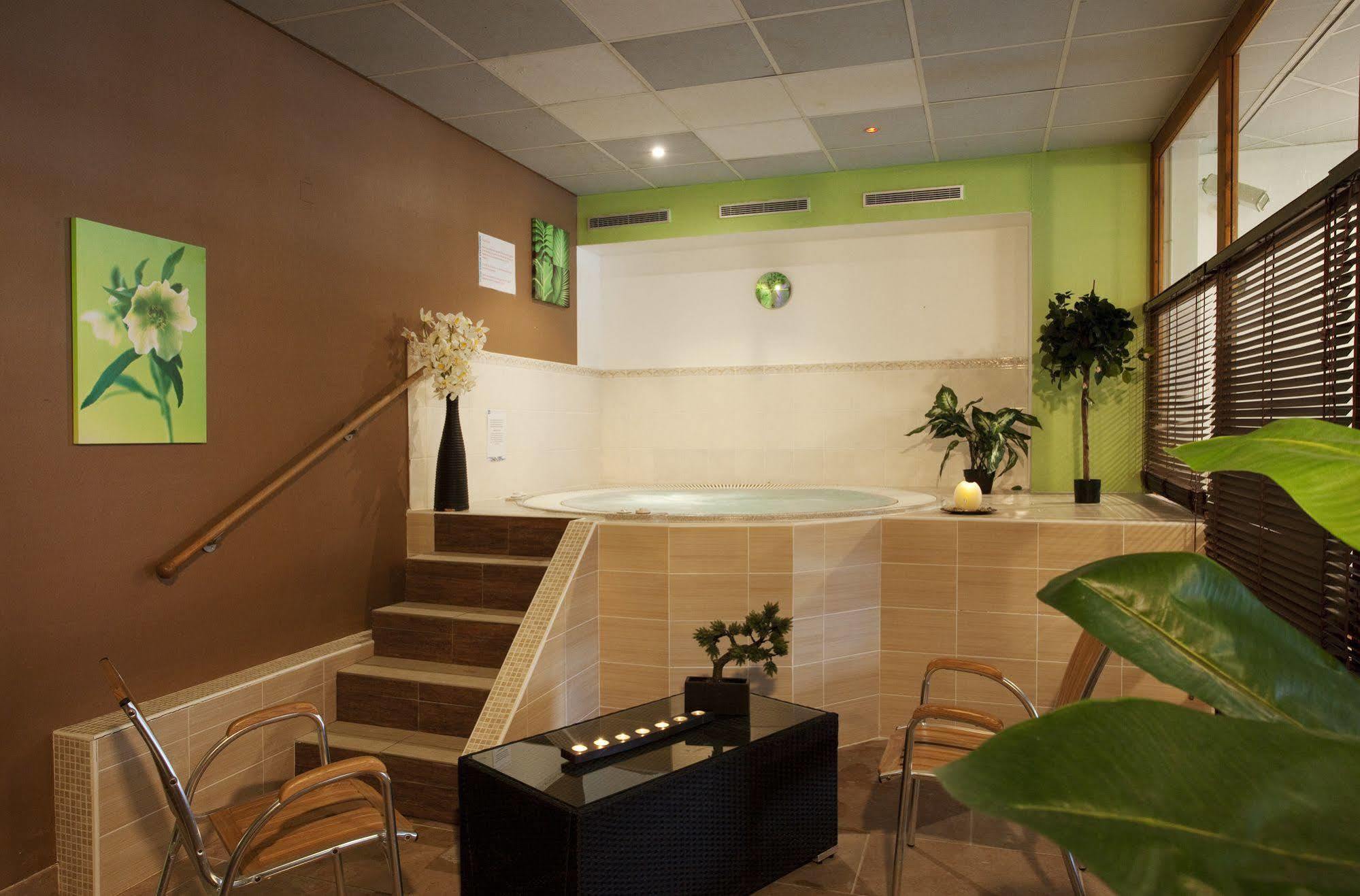 Hotel Club Mmv Le Val Cenis *** Lanslebourg-Mont-Cenis Dış mekan fotoğraf